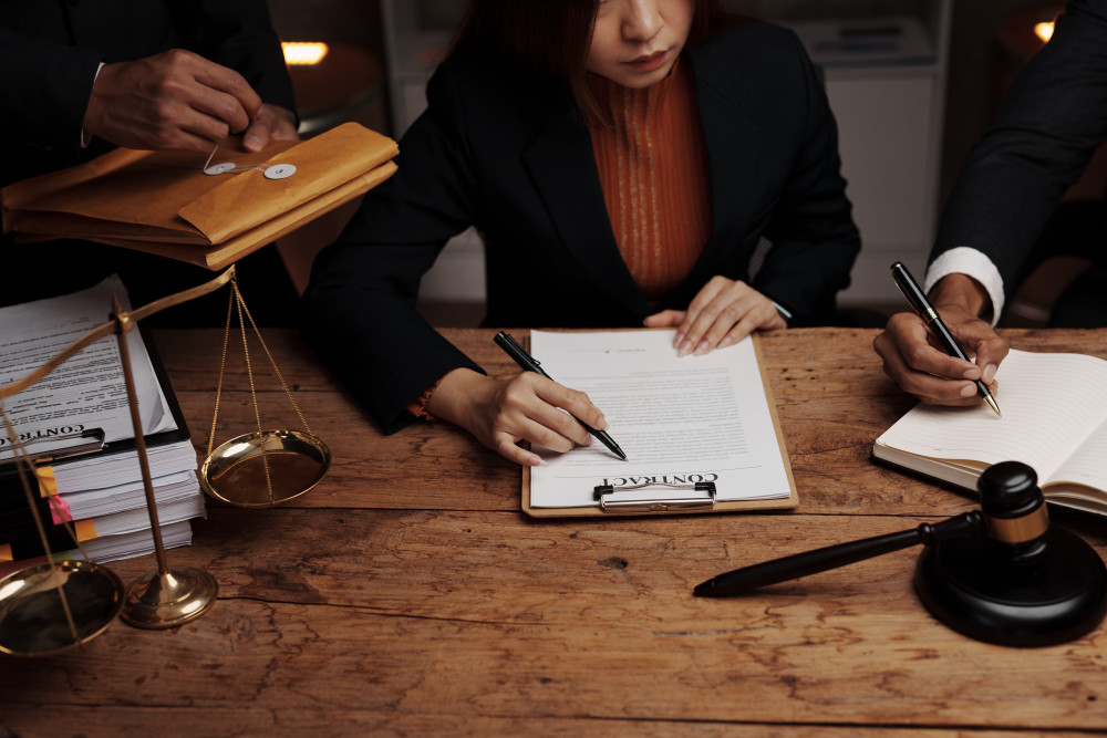 La force obligatoire du contrat: un principe fondamental en matière de droit des contrats
