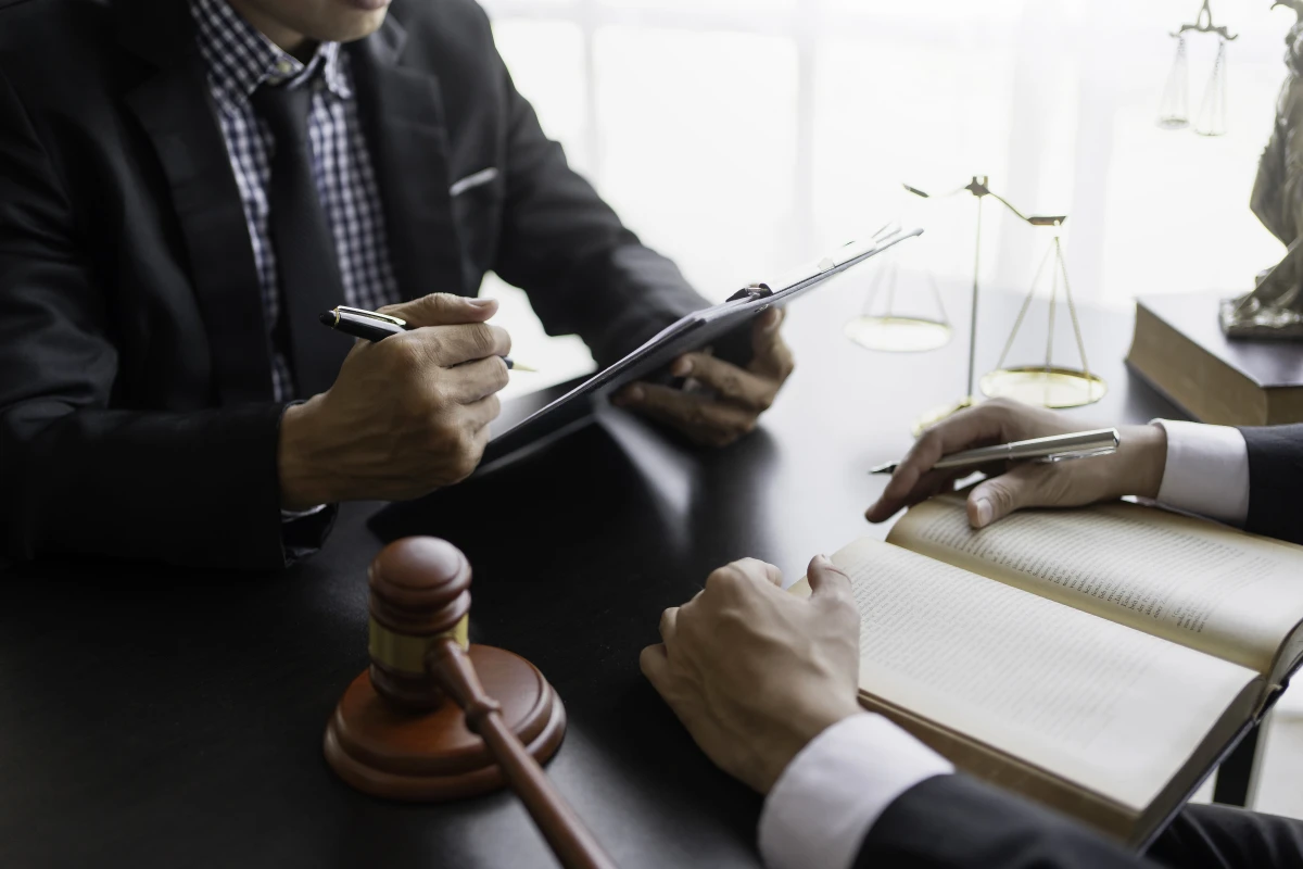 Porter Plainte Contre Son Conjoint Pour Abus De Confiance